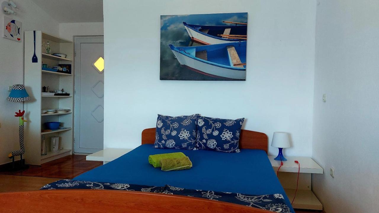 Arts Room Jasmina With Sea View Bikers And Pets Are Welcome Starigrad Paklenica Exterior photo